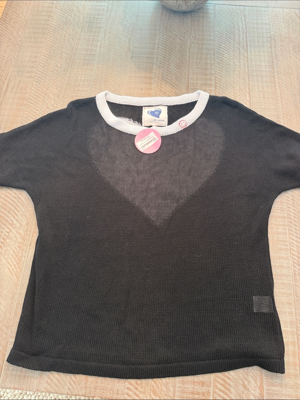 JUST MADISON Black Knit Short Sleeve Top with White Trim-NEW from Boutique